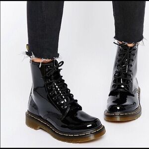 Dr. Martens 1460 W Patent Black Boots Size 9